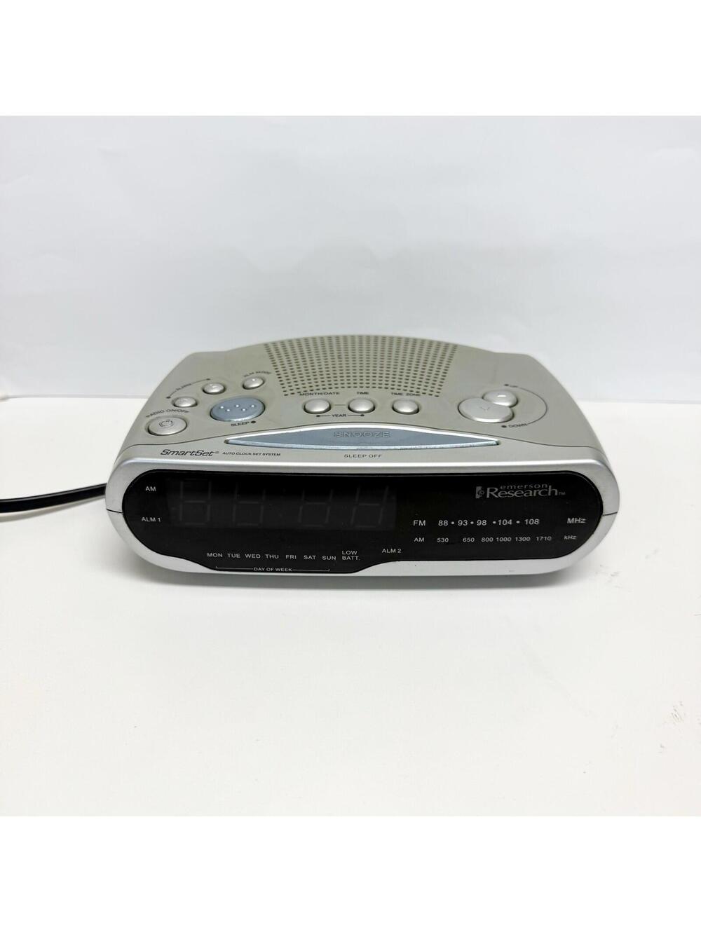 Emerson SmartSet AM/FM Dual Alarm Clock Radio CKS1850 Dimmer Tested Working